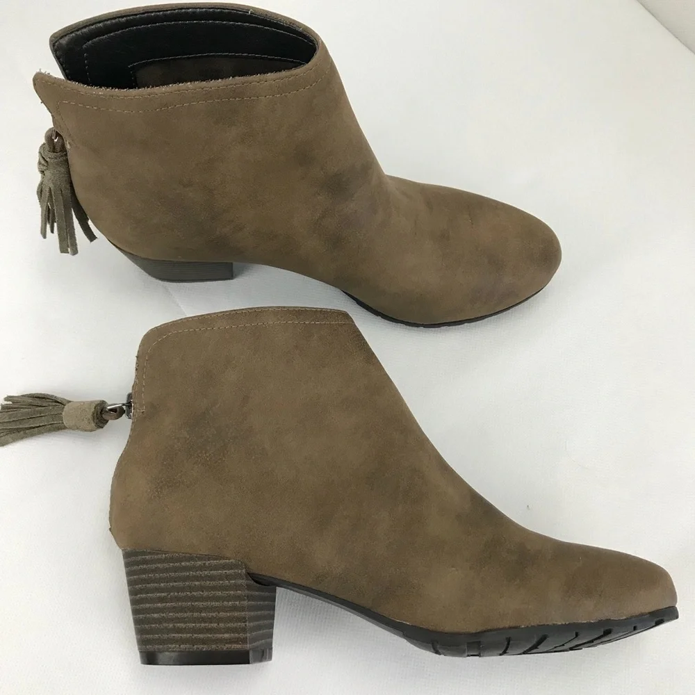 Reaction Kenneth Cole ankle boots suede women tan western bohemian casual city 8